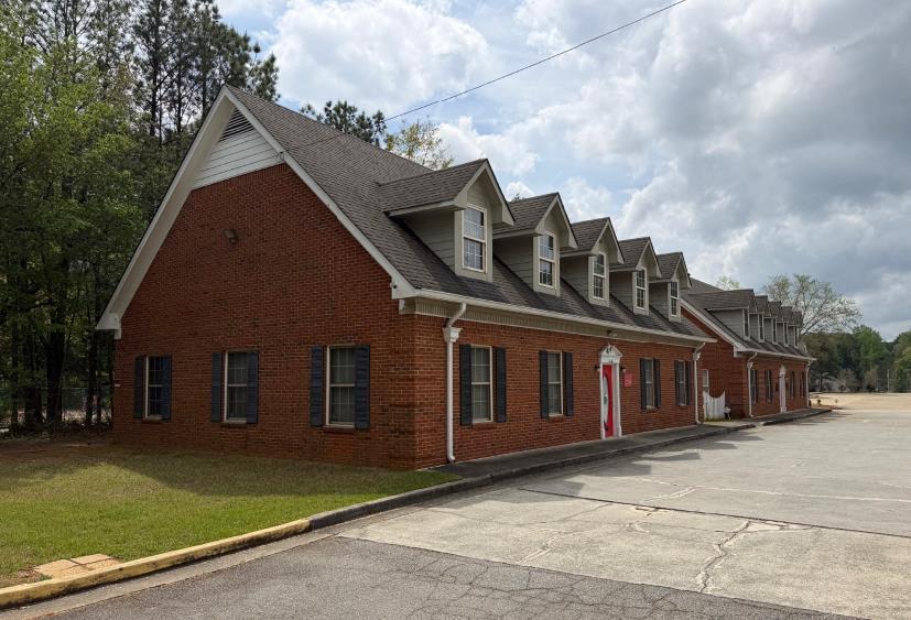 More Photos Of 5440 Lilburn Stone Mountain Rd, Stone Mountain Office For Lease