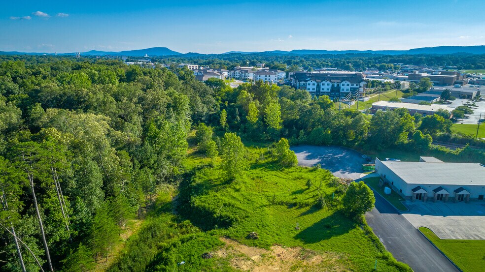 More Photos Of 2384 Apex Lane, Hixson Industrial For Lease