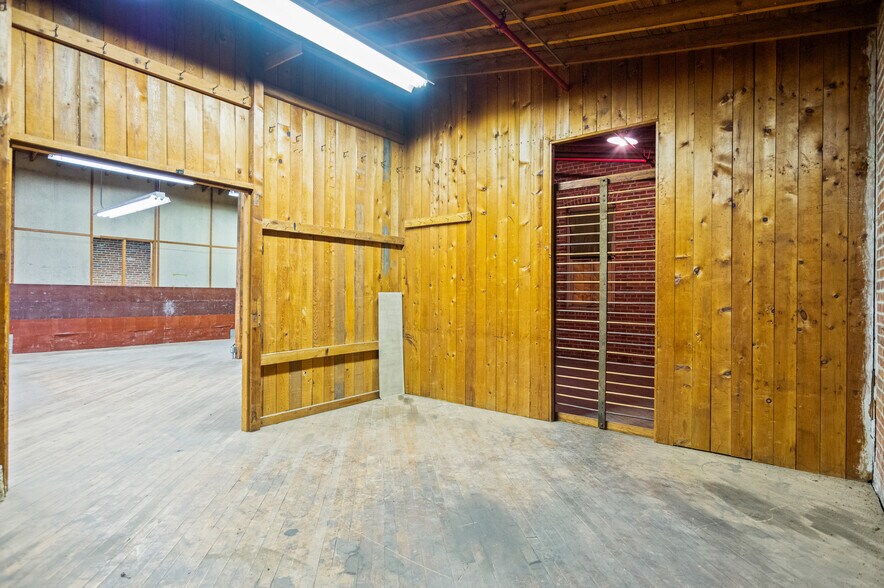 More Photos Of 350 N Center St, Brandon Industrial For Sale