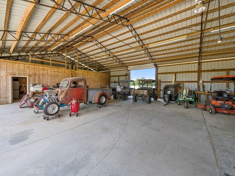 More Photos Of 5676 State Highway 2 W, Defuniak Springs Horse Stables For Sale
