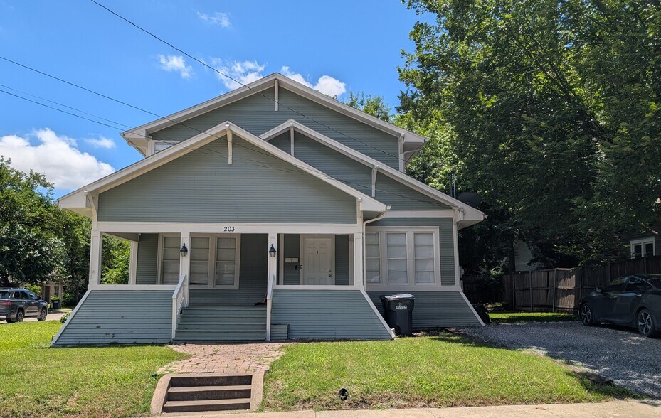 More Photos Of 203 Heard St, McKinney Apartments For Sale
