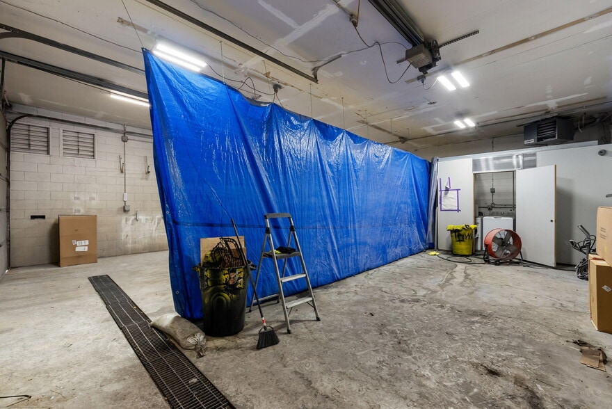 More Photos Of 845 W Moreno Ave, Colorado Springs Warehouse For Sale