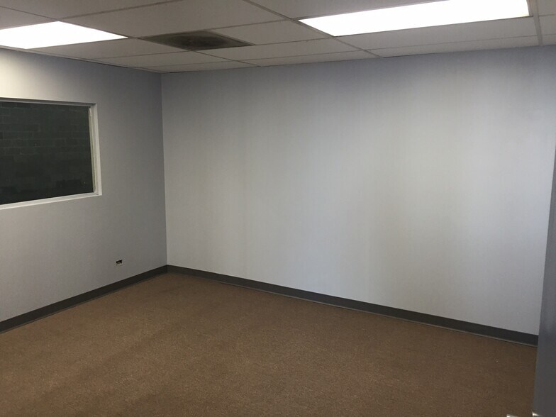 More Photos Of 5641-5691 E 56th Ave, Commerce City Manufacturing For Lease