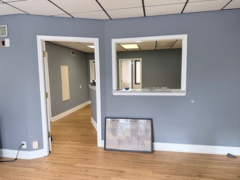 More Photos Of 4025 W Main St, Kalamazoo Medical For Sale