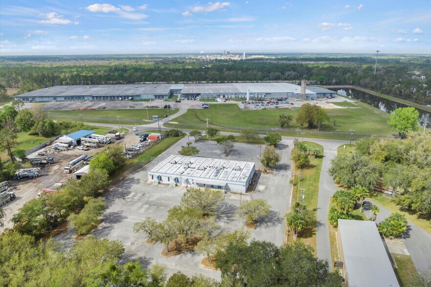 More Photos Of 167 Comfort Rd, Palatka Warehouse For Lease