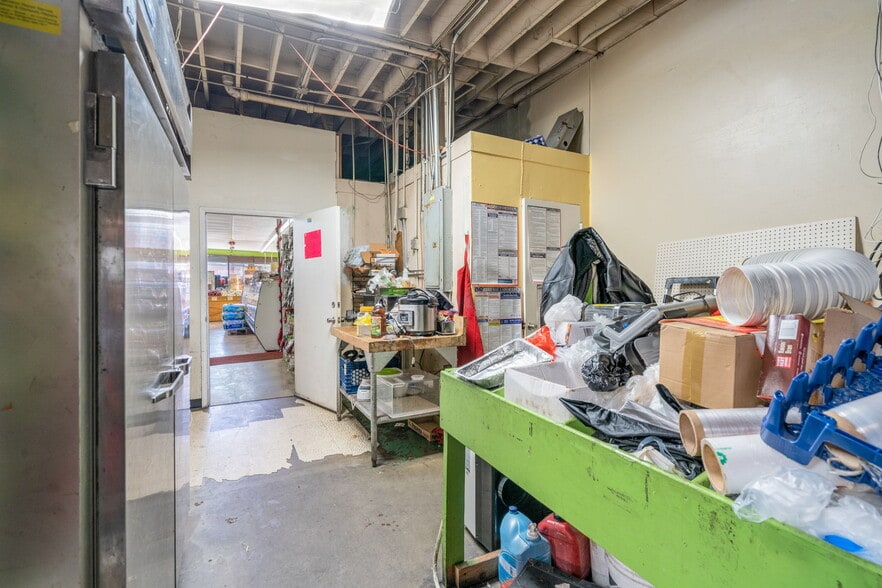More Photos Of 10236 Long Beach Blvd, Lynwood Supermarket For Sale