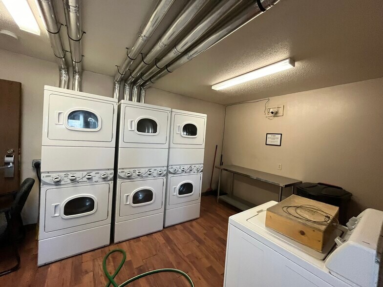 More Photos Of 913 4th St SW, Stanley Hotel For Sale