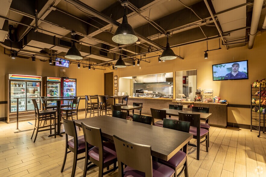 More Photos Of 10100 Reunion Pl, San Antonio Office For Sale