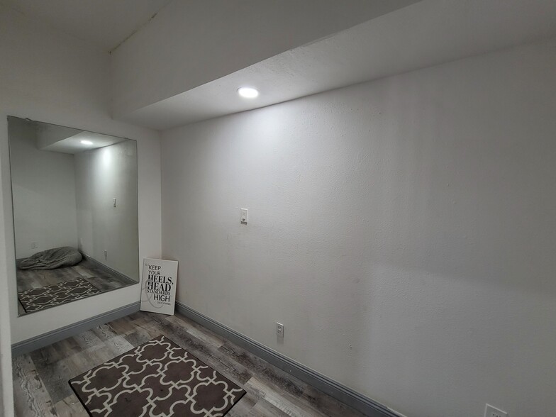 More Photos Of 1221 Cushman Ave, San Diego Service For Lease