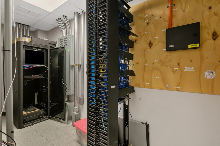 More Photos Of 1876 Bureau Dr, Fayetteville Medical For Sale