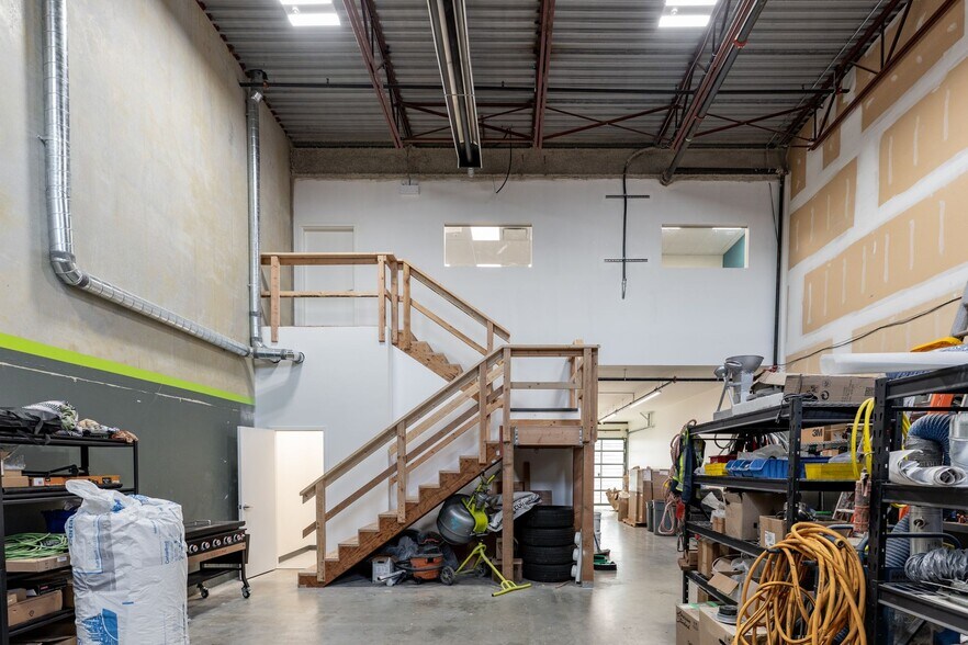 More Photos Of 2071 Kingsway Ave, Port Coquitlam Flex For Sale