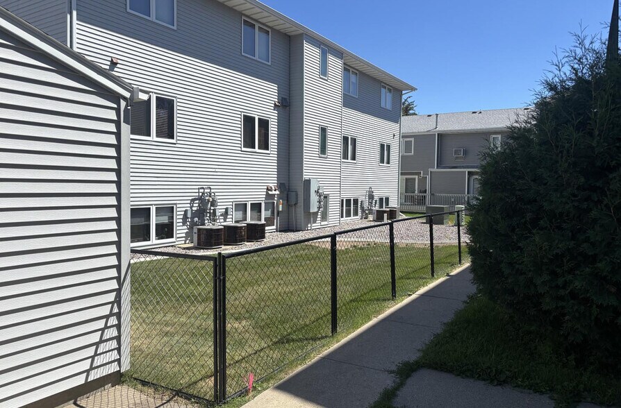 More Photos Of 2920 Warwick Loop, Bismarck Apartments For Sale