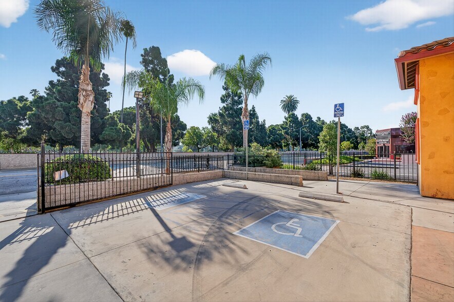 More Photos Of 447 N Prairie Ave, Inglewood Medical For Lease