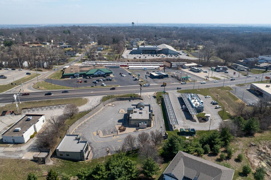 More Photos Of 3114 N Belt Hwy, Saint Joseph Fast Food For Sale