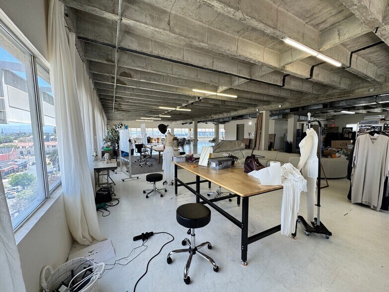 More Photos Of 515 N Sycamore St, Santa Ana Office For Lease