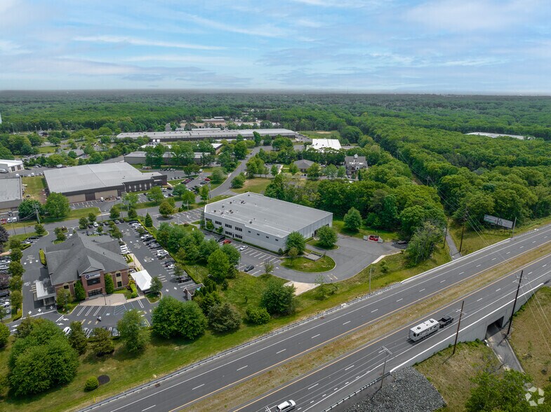More Photos Of 2231 Landmark Pl, Manasquan Warehouse For Lease