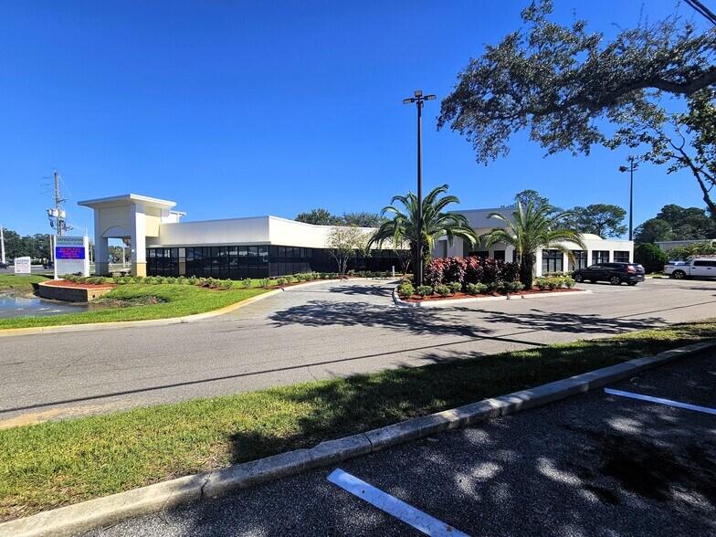 More Photos Of 9765 San Jose Blvd, Jacksonville Medical For Lease