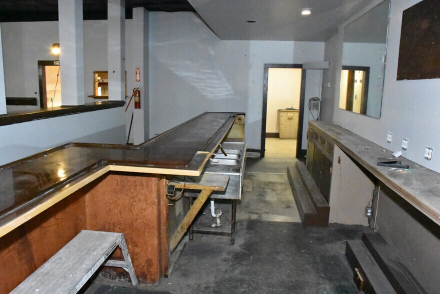 More Photos Of 106 S Main St, Springboro Storefront Retail Residential For Sale