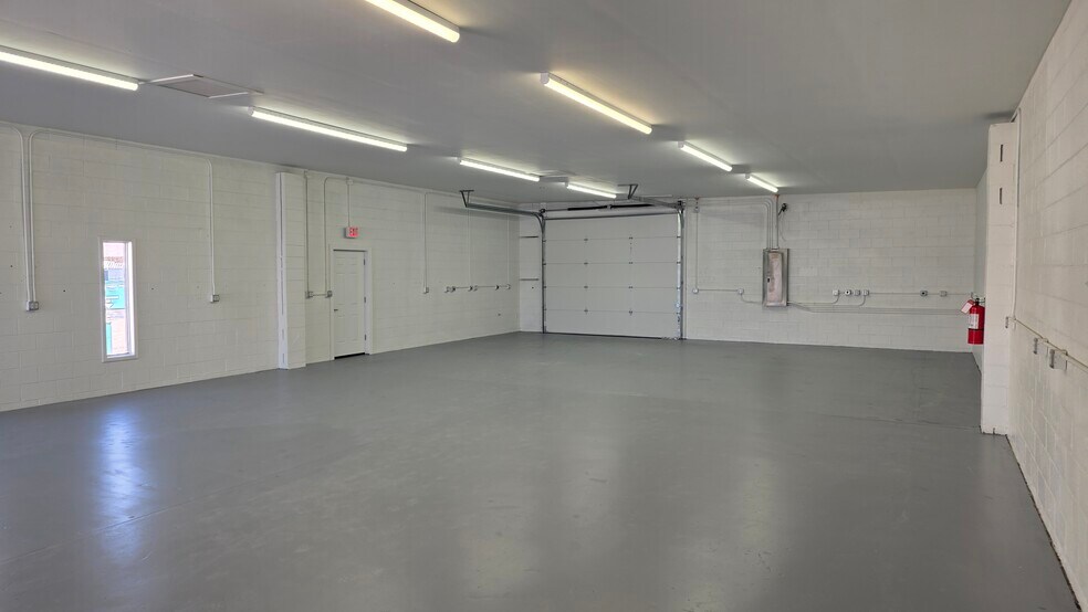 More Photos Of 387 E 55th Ave, Denver Warehouse For Lease