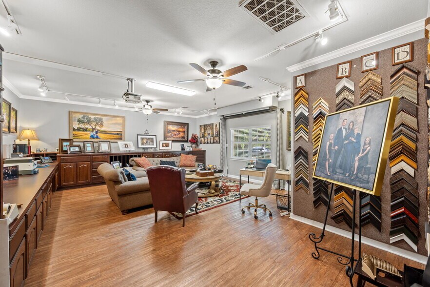 More Photos Of 17222 Classen Rd, San Antonio Loft Creative Space For Sale