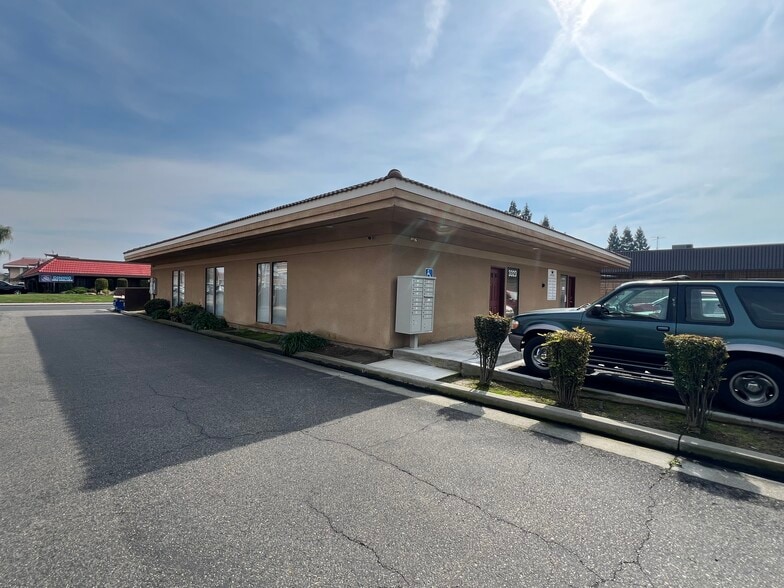 More Photos Of 3321-3323 S Fairway st, Visalia Office For Sale