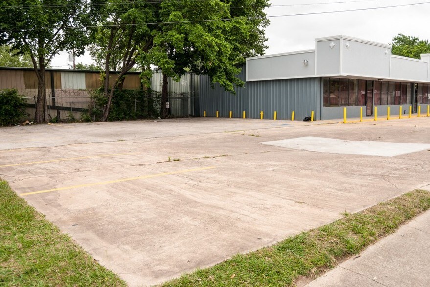 More Photos Of 5602-5608 Pinemont Dr, Houston Storefront Retail Office For Lease