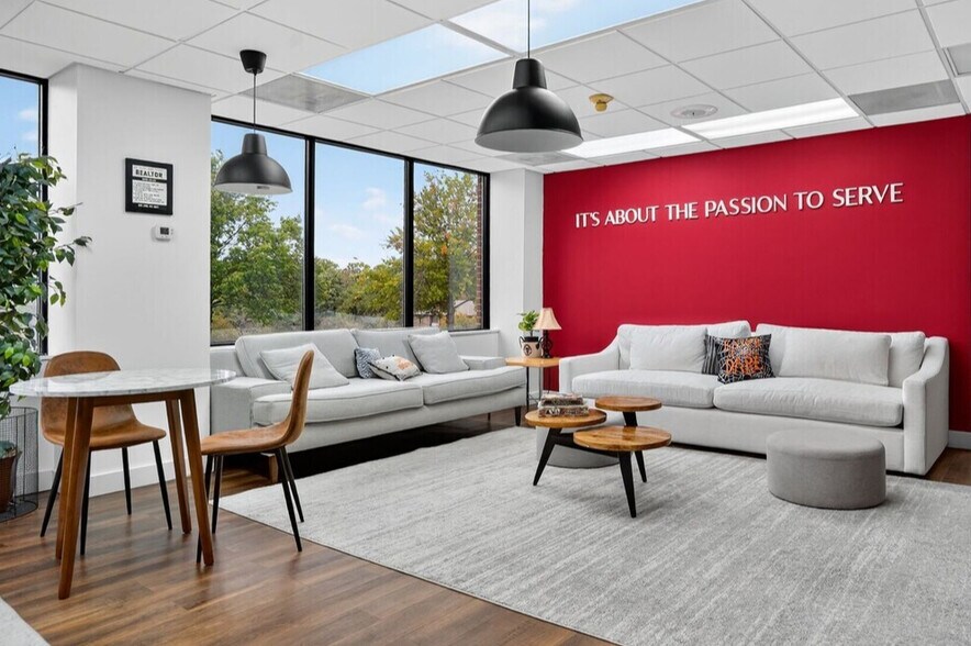 More Photos Of 2050 Old Bridge Rd, Woodbridge Medical For Sale