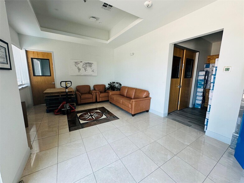 More Photos Of 4116 W Spring Creek Pky, Plano Medical For Sale