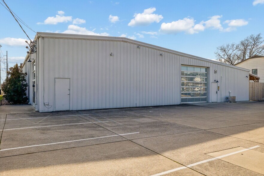 More Photos Of 5101 Kentucky Ave, Nashville Office For Sale