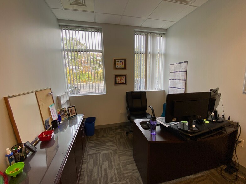 More Photos Of 800 Technology Center Dr, Stoughton Light Manufacturing For Lease