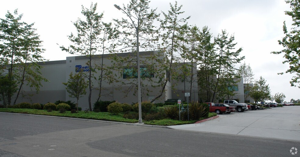 More Photos Of 1391 Specialty Dr, Vista Manufacturing For Lease