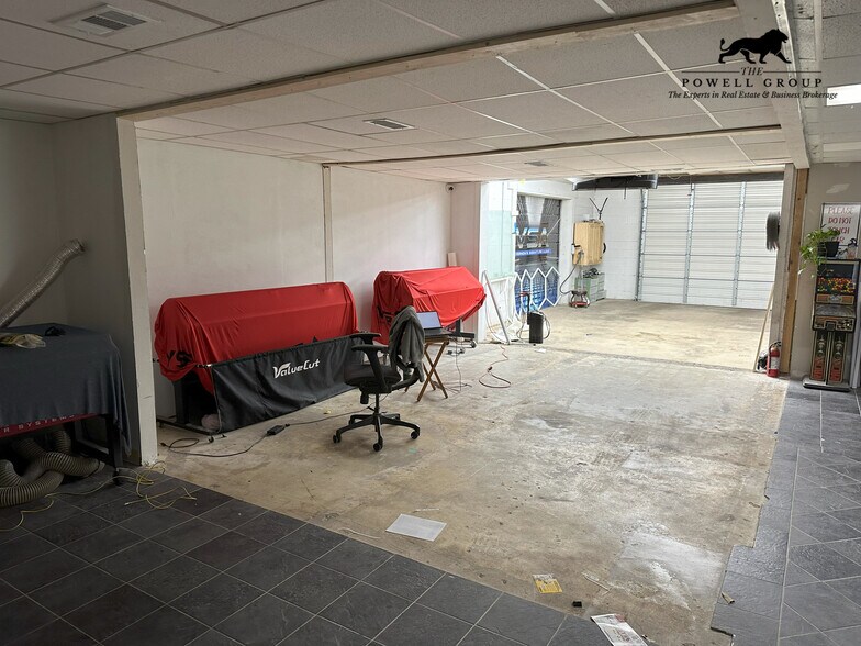 More Photos Of 3807 34th St, Lubbock Auto Repair For Sale
