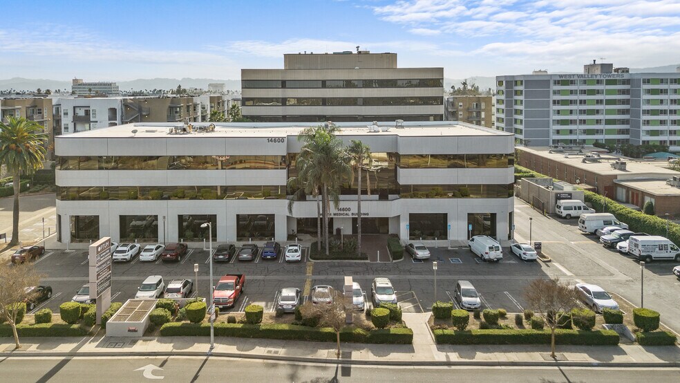More Photos Of 14600 Sherman Way, Van Nuys Unknown For Lease