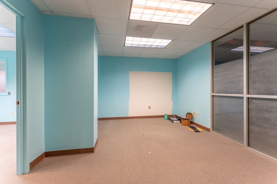 More Photos Of 7370 Chef Menteur Hwy, New Orleans Lodge Meeting Hall For Sale