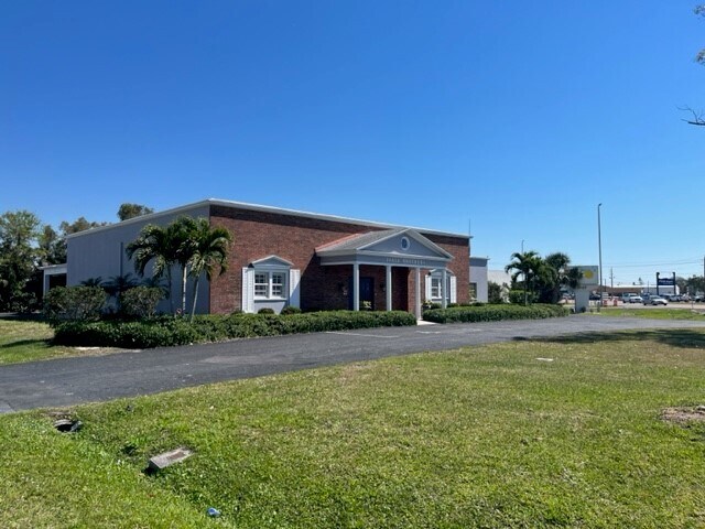 More Photos Of 6903 S Tamiami Trl, Sarasota Funeral Home For Sale