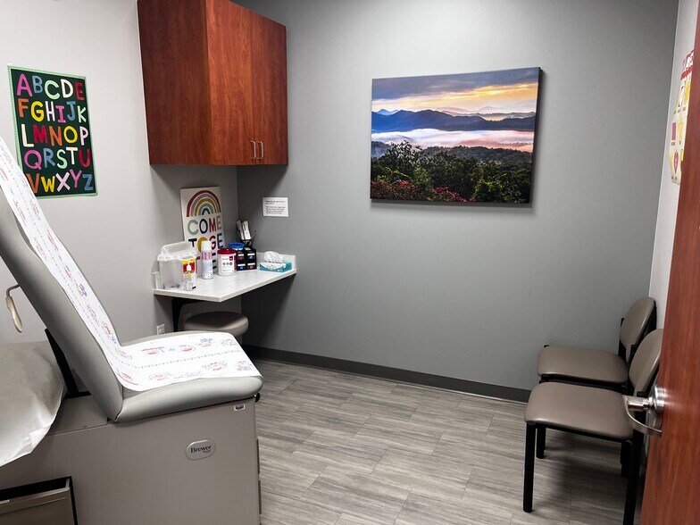 More Photos Of 5024 Hunter Rd, Ooltewah Storefront Retail Office For Sale