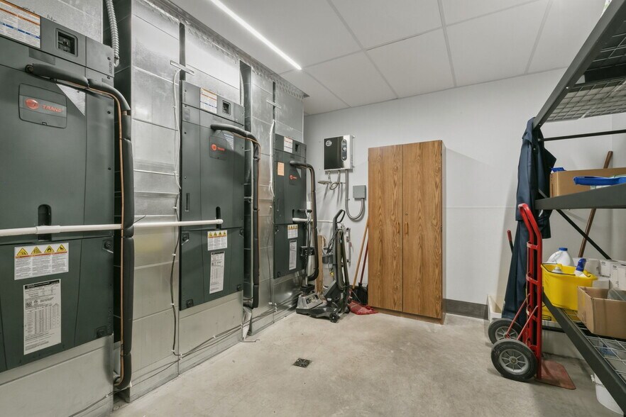More Photos Of 8031 Branch Rd, Harrah Distribution For Sale