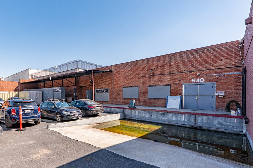 More Photos Of 540 S Crocker St, Los Angeles Industrial For Sale