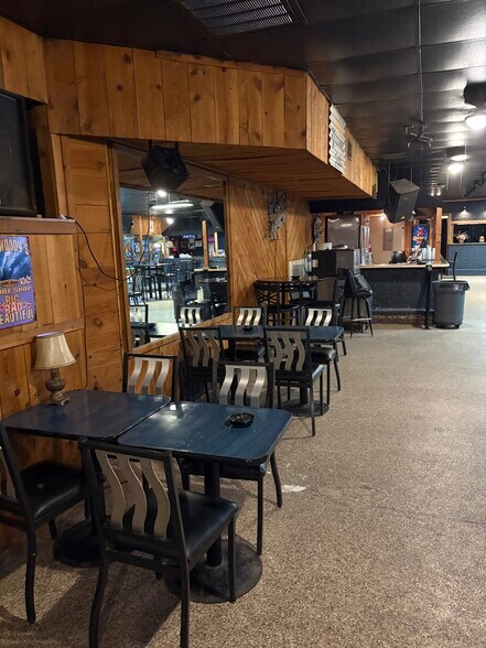 More Photos Of 1704 E Hwy 70, Kingston Bar For Sale