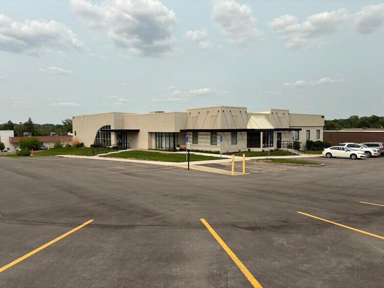 More Photos Of 2425 Westown Pky, West Des Moines Medical For Sale