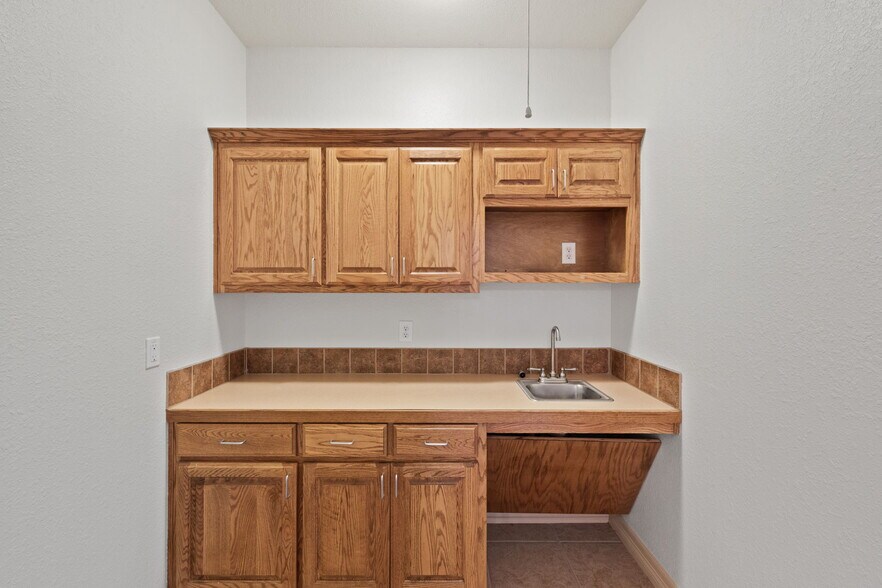 More Photos Of 3000 Joe Dimaggio Blvd, Round Rock Office Residential For Lease