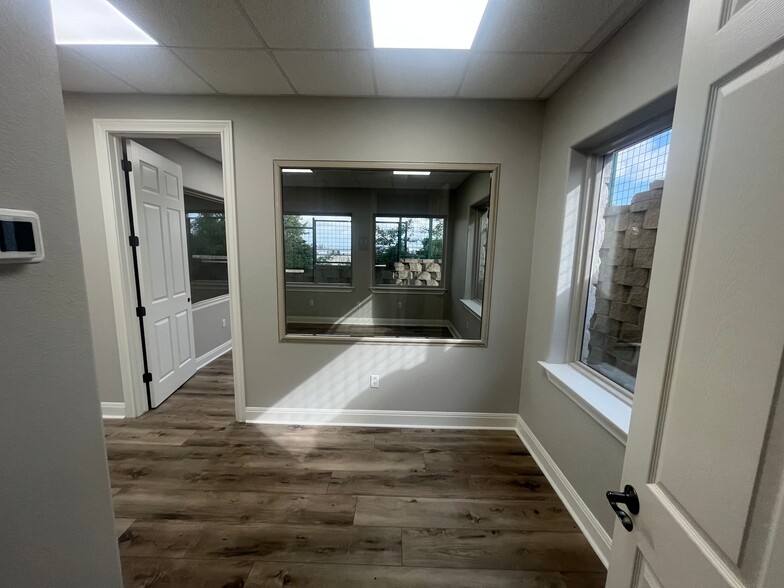 More Photos Of 20500 Fm 1431, Lago Vista Loft Creative Space For Lease