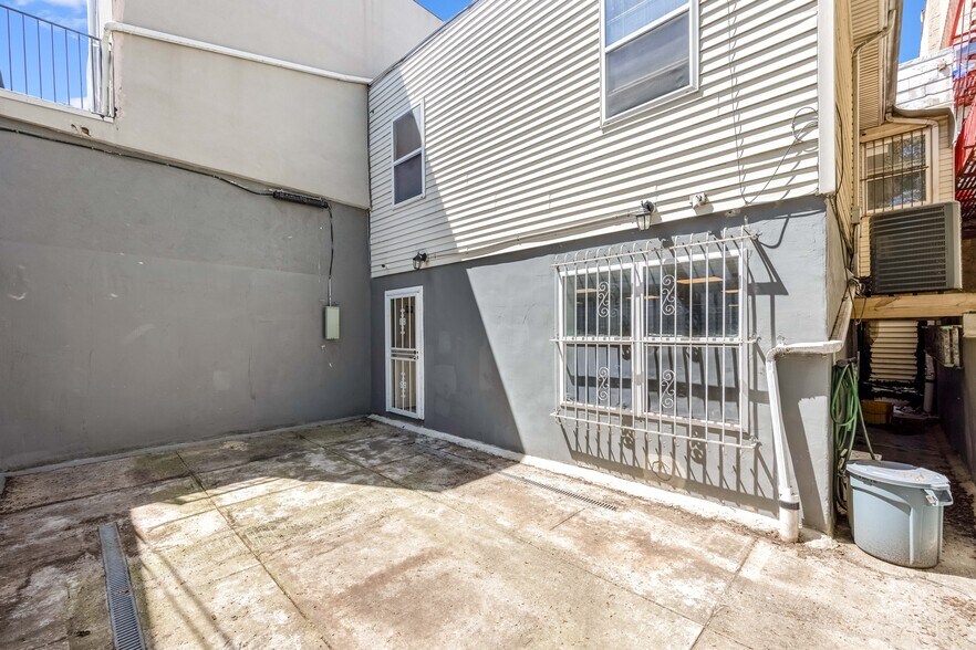 More Photos Of 6702 Bergenline Ave, West New York Storefront Retail Office For Lease