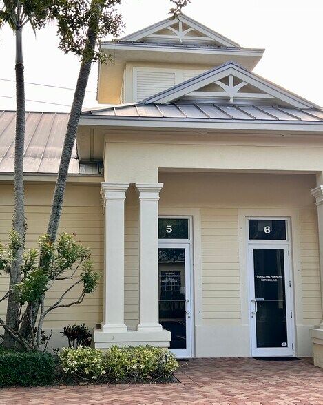 More Photos Of 1935 Commerce Ln, Jupiter Office For Sale
