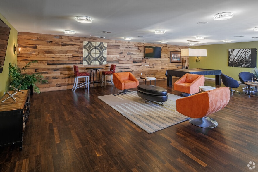 More Photos Of 622 S Broadway, Baltimore Apartments For Lease