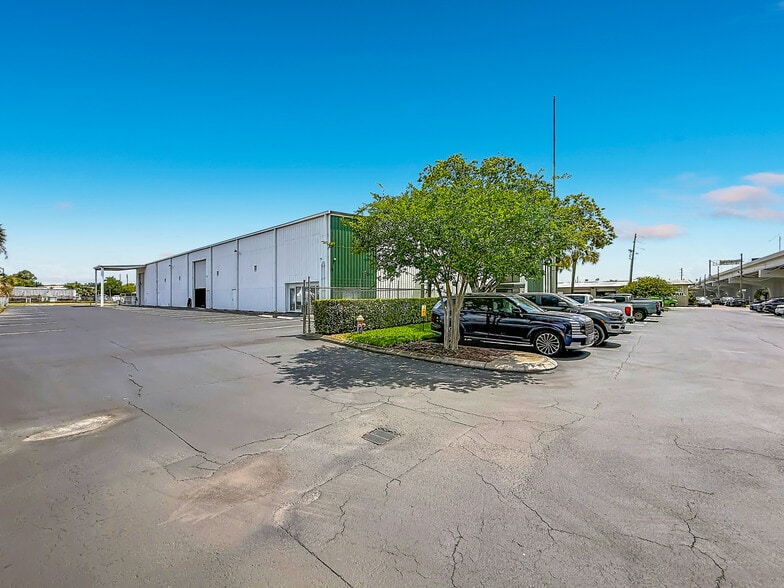 More Photos Of 4677 118th Ave N, Clearwater Manufacturing For Sale