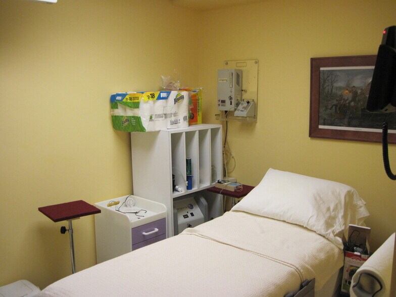 More Photos Of 50 Hempstead Ave, Lynbrook Medical For Sale