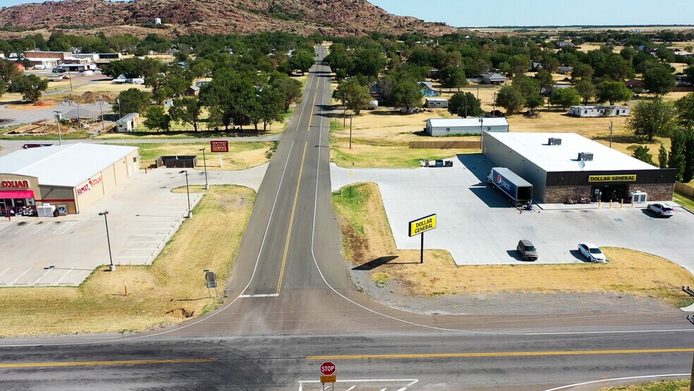 More Photos Of 303 E 1st St, Granite Supermarket For Sale