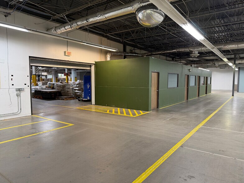 More Photos Of 6201 E 43rd St, Tulsa Manufacturing For Lease