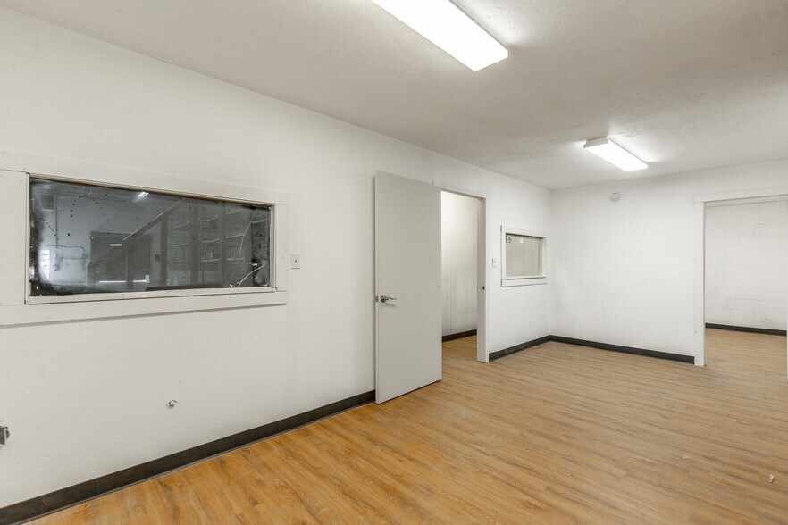 More Photos Of 360 Carbondale Rd SW, Dalton Warehouse For Lease